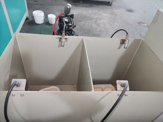 Máquina de revestimento por pulverização para recipientes de celulose alimentar