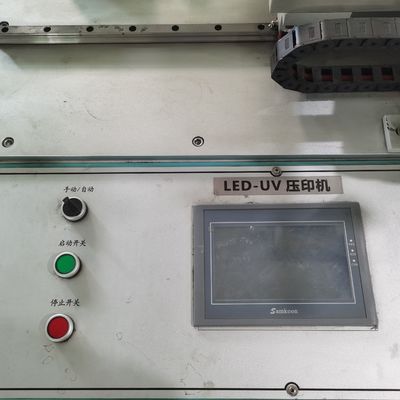 Linha de produção de revestimento UV UV em relevo por UV cola para folha acrílica de vidro