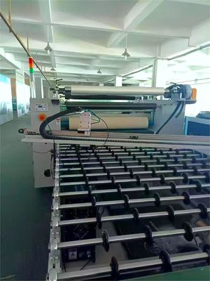 Máquina de revestimento UV em relevo e transferência chave para a impressão vibrante