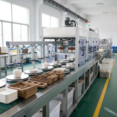 Máquina de revestimento para moldagem de celulose Linha de revestimento giratória automática ideal para revestimento de produtos de fibra moldada, bandejas de talheres e itens de embalagem