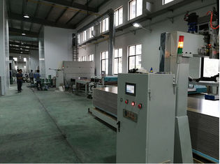 Máquina de revestimento UV do controle 4.5KW do PLC de Mitsubishi para a placa do silicato do cálcio