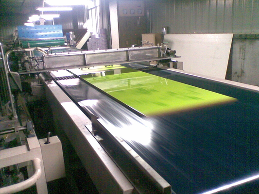 Fase uv da máquina de revestimento 380V da cortina 60KW quatro que transporta para o material da sapata