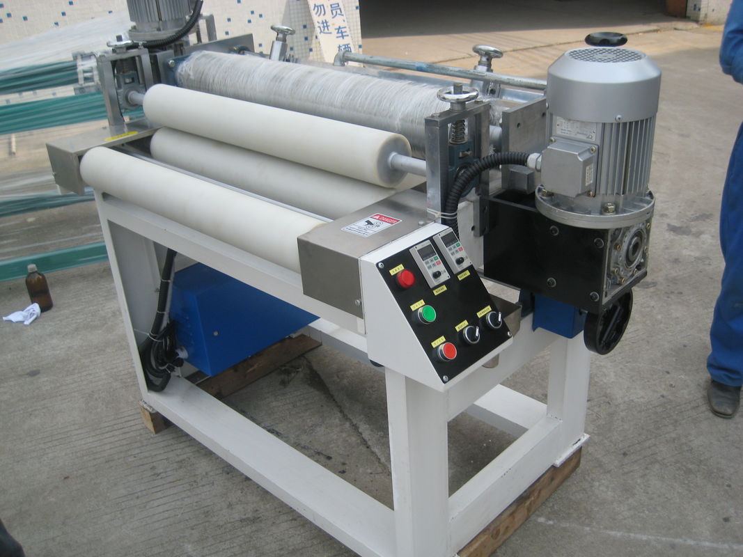Máquina de revestimento UV do pulverizador do rolo para o rolamento liso da madeira 620Mm KHV do painel do PVC
