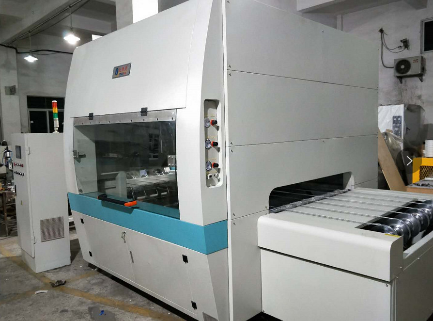 Sistema de controlo PLC/HMI Máquina de revestimento por pulverização para arma de pulverização manual Largura de pulverização 0-1000 mm