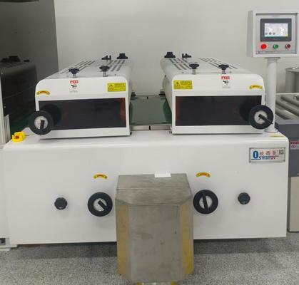 Máquina de revestimento de rolos de precisão para revestimento de superfície de alto brilho e uniforme