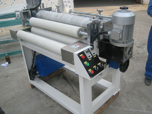 Máquina de revestimento UV do pulverizador do rolo para o rolamento liso da madeira 620Mm KHV do painel do PVC
