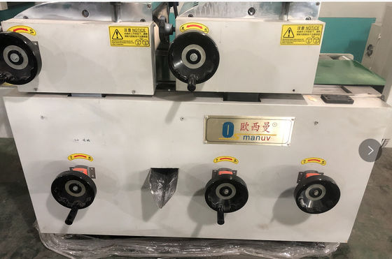 Equipamento de revestimento de rolos versátil para revestimento de tinta Alcançar espessura máxima 0,2-3 mm